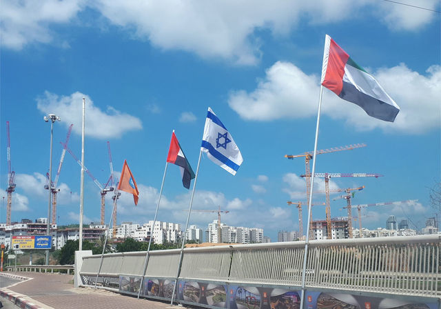 Netanya_HW-2_IL_UAE_Flags_20200821_113130_08_m.jpg